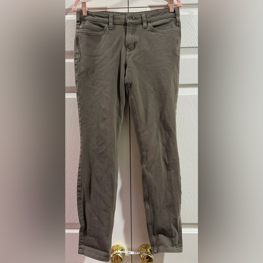Carhartt Women's Slim Fit Green Khaki Pants Size 6